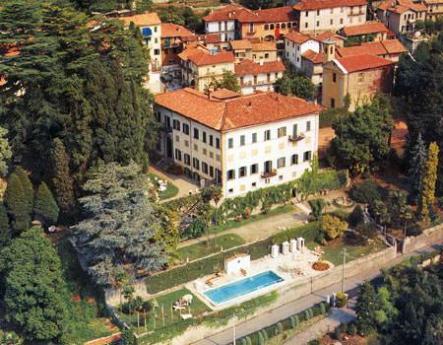 Castello di frino vid Lago maggiore