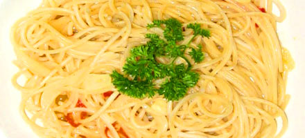 italiensk Spaghetti ajo, ojo e peperoncino